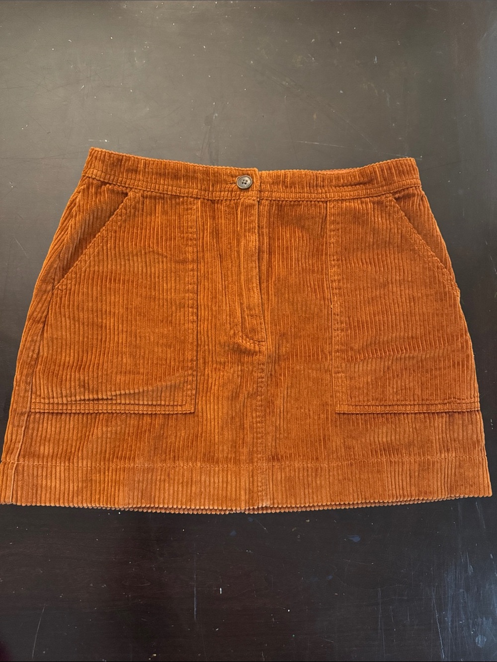 GAP women’s corduroy skirt, size 4 petite-excellent condition